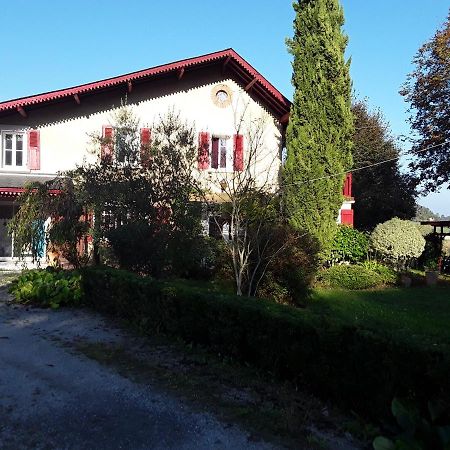 Chez Cecile Et Jean-No Bed & Breakfast Gan Exterior photo